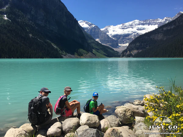 For those looking to explore the park on foot, Banff offers a wide range of hiking trails, from easy strolls through the forest to challenging treks up steep mountainsides. 