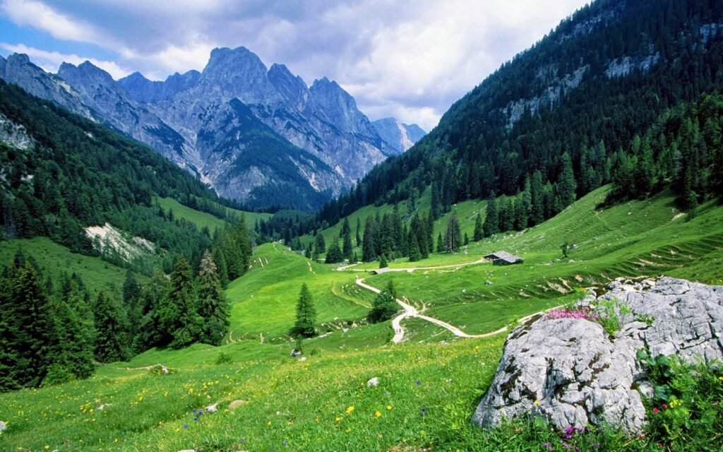 Swat Valley is a picturesque valley located in the Khyber Pakhtunkhwa province of Pakistan. The valley is known for its stunning natural beauty