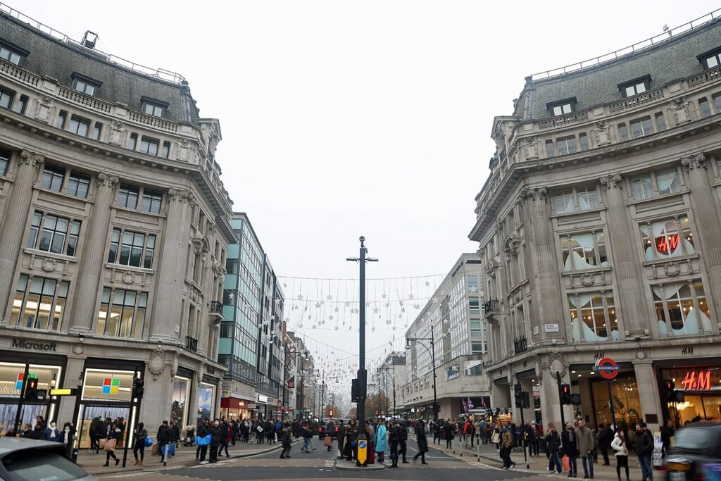 Are Shops Open on UK Public Holidays? Opening Hours Guide
